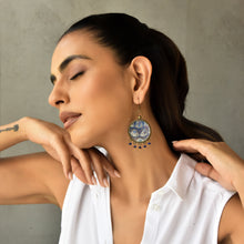 Load image into Gallery viewer, Balis with semiprecious stone - Painted Arches, Safdurjung’s Tomb, New Delhi