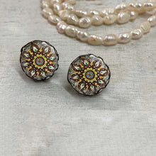 Load image into Gallery viewer, Studs - Kashmir papier mâché hand painted box, detail