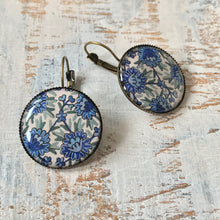 Load image into Gallery viewer, 25 mm Round Lever Back - Kashida Blue