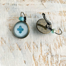 Load image into Gallery viewer, 18 mm Round Lever Back With Beads - Mughal Motifs, Marble Inlaid wall details