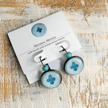 Load image into Gallery viewer, 18 mm Round Lever Back With Beads - Mughal Motifs, Marble Inlaid wall details