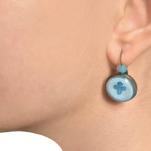 Load image into Gallery viewer, 18 mm Round Lever Back With Beads - Mughal Motifs, Marble Inlaid wall details