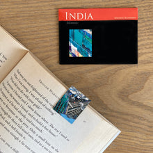 Load image into Gallery viewer, Magnetic Bookmarks set of 2 - Dhobi Ghat