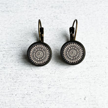 Load image into Gallery viewer, 12 mm Round Lever Back - Isa Khan's Tomb, painted Dome, Central element