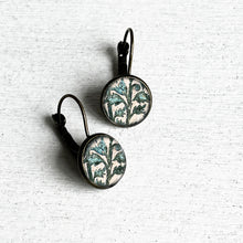 Load image into Gallery viewer, 12 mm Round Lever Back - Tipu Sultan's summer palace, Foliage detail, painted wall