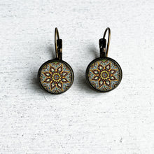 Load image into Gallery viewer, 12 mm Round Lever Back - Kashmir Papier Mâché