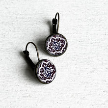 Load image into Gallery viewer, 12 mm Round Lever Back - Isa Khan's Tomb, painted dome, detail