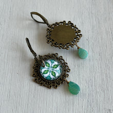 Load image into Gallery viewer, Ornate Dangler - Vettila