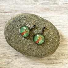 Load image into Gallery viewer, 18 mm Round Lever Back - Gond Peacock