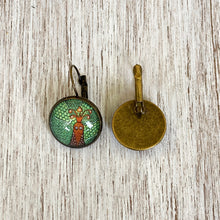 Load image into Gallery viewer, 18 mm Round Lever Back - Gond Peacock