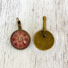 Load image into Gallery viewer, 18 mm Round Lever Back - Amer Fort - Jaipur, Queens Quarters