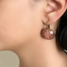 Load image into Gallery viewer, 18 mm Round Lever Back - Amer Fort - Jaipur, Queens Quarters