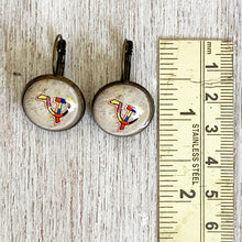 Load image into Gallery viewer, 18 mm Round Lever Back - Graffiti - Kolkata, Hammer and Sickle