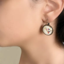 Load image into Gallery viewer, 18 mm Round Lever Back - Graffiti - Kolkata, Hammer and Sickle