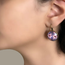 Load image into Gallery viewer, 18 mm Round Lever Back - City Palace - Jaipur, Lotus Mural