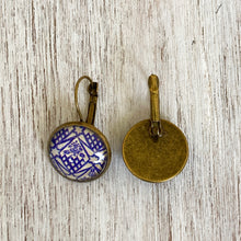 Load image into Gallery viewer, 18 mm Round Lever Back - Kaurali Palace, Rajasthan