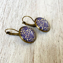 Load image into Gallery viewer, 18 mm Round Lever Back - Kaurali Palace, Rajasthan