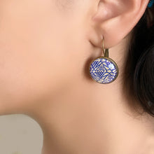 Load image into Gallery viewer, 18 mm Round Lever Back - Kaurali Palace, Rajasthan