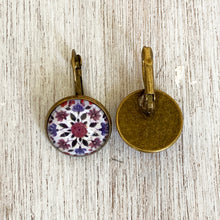 Load image into Gallery viewer, 18 mm Round Lever Back - Amer Fort - Jaipur, Kings Quarters Mural