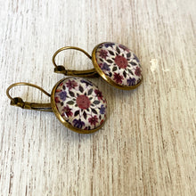 Load image into Gallery viewer, 18 mm Round Lever Back - Amer Fort - Jaipur, Kings Quarters Mural