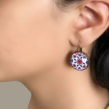 Load image into Gallery viewer, 18 mm Round Lever Back - Amer Fort - Jaipur, Kings Quarters Mural