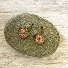 Load image into Gallery viewer, 18 mm Round Lever Back - Naqashi - Kashmir