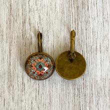 Load image into Gallery viewer, 18 mm Round Lever Back - Naqashi - Kashmir