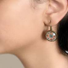 Load image into Gallery viewer, 18 mm Round Lever Back - Naqashi - Kashmir