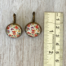 Load image into Gallery viewer, 18 mm Round Lever Back - Gara, Parsi Embroidery