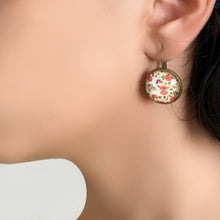 Load image into Gallery viewer, 18 mm Round Lever Back - Gara, Parsi Embroidery