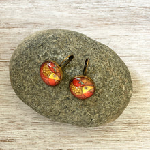 Load image into Gallery viewer, 18 mm Round Lever Back - Kalighat Pat - Fish