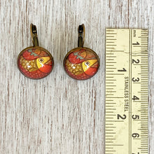 Load image into Gallery viewer, 18 mm Round Lever Back - Kalighat Pat - Fish