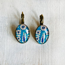 Load image into Gallery viewer, 18 mm Lever Back Oval - Blue Pottery, Platter details, Jaipur
