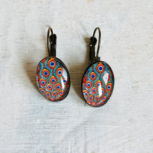 Load image into Gallery viewer, 18 mm Oval Lever Back - Peacock Gateway details, City Palace, Jaipur