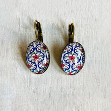 Load image into Gallery viewer, 18 mm Oval Lever Back - Painted Wall Detail City Palace Jaipur