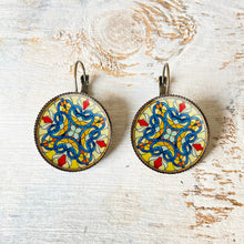 Load image into Gallery viewer, 25 mm Round Lever Back - CSMT, Mumbai, Stained Glass