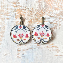 Load image into Gallery viewer, 25 mm Round Lever Back - Taj Mahal