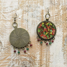 Load image into Gallery viewer, Balis with semiprecious stone - Naqashi - Kashmiri, Papier Mache, Gul-e-Lala