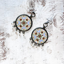 Load image into Gallery viewer, Balis with semiprecious stone - Painted Medallion, Amer Fort, Jaipur