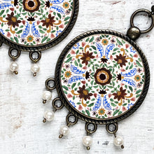 Load image into Gallery viewer, Balis with semiprecious stone - Painted Medallion, Amer Fort, Jaipur