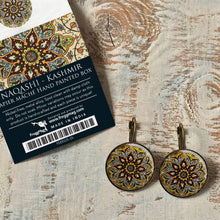 Load image into Gallery viewer, 25 mm Round Lever Back - Naqashi - Kashmir, Papier mâché Hand painted box