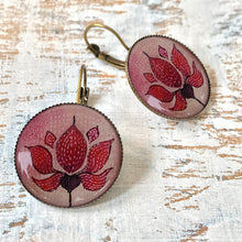 Load image into Gallery viewer, 25 mm Round Lever Back - Lotus