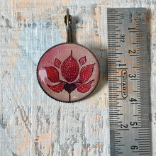 Load image into Gallery viewer, 25 mm Round Lever Back - Lotus