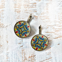 Load image into Gallery viewer, 25 mm Round Lever Back - CSMT, Mumbai, Stained Glass