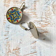 Load image into Gallery viewer, 25 mm Round Lever Back - CSMT, Mumbai, Stained Glass