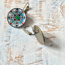 Load image into Gallery viewer, 25 mm Round Lever Back - CSMT, Mumbai, Stained Glass