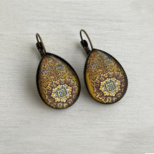 Load image into Gallery viewer, Drop Earrings - Tipu Sultan's Summer Palace, Ribbed Ceiling Panel