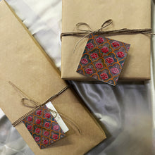 Load image into Gallery viewer, Gift Tag Set of 10 - City Palace Jaipur Lotus