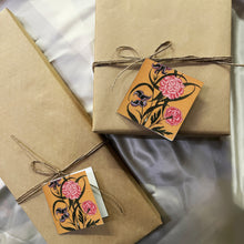 Load image into Gallery viewer, Gift Tag Set of 10 - Mughal Flowers