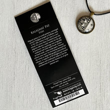 Load image into Gallery viewer, Art Pendants 25 mm - Kalighat Pat- Fish (Black And White)